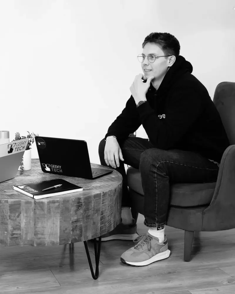 Geeky Tech strategist optimizing pages for AI overview